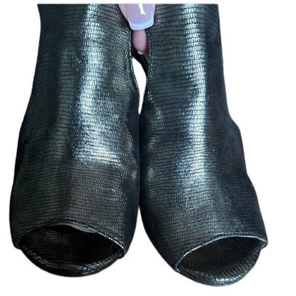 Michael Kors, gunmetal lizard pattern open toe,heel zipper stilettos size 7.5 - Picture 7 of 12